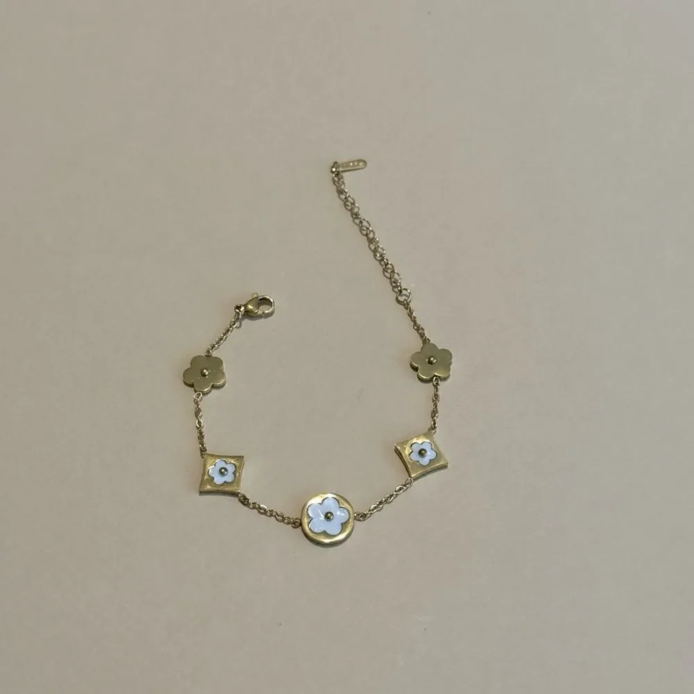 Flower  bracelet  N1154